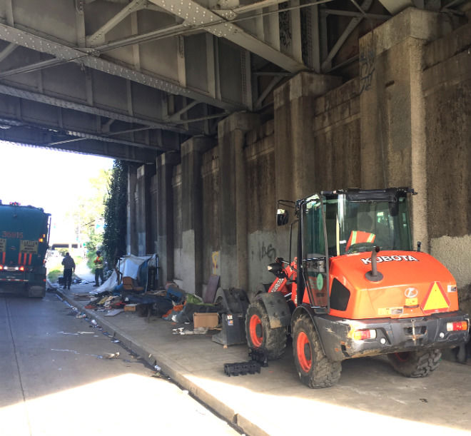 City cleans up Silver Lake area homeless encampment – for now